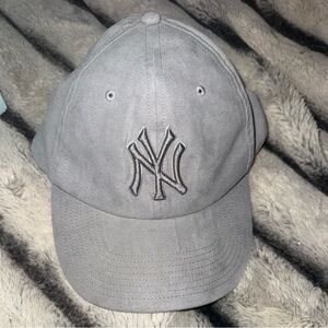 MLB Gray NY Logo Baseball Cap